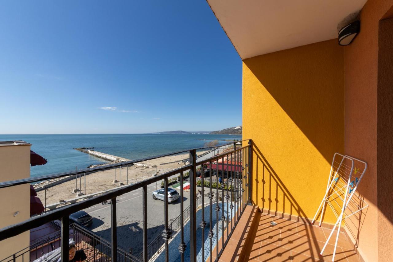 Supreme Beach Apartments Balchik Ngoại thất bức ảnh