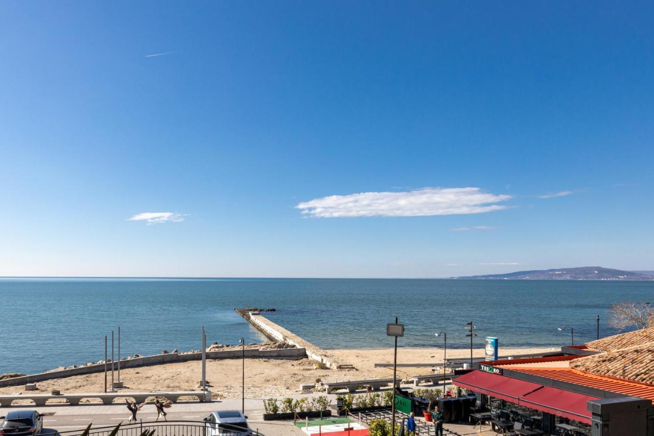 Supreme Beach Apartments Balchik Ngoại thất bức ảnh